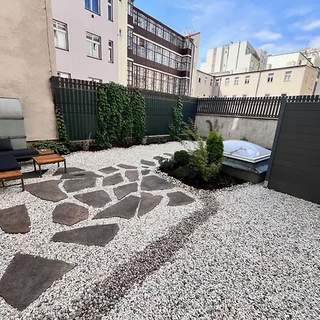New Centre Garden - Location براغ